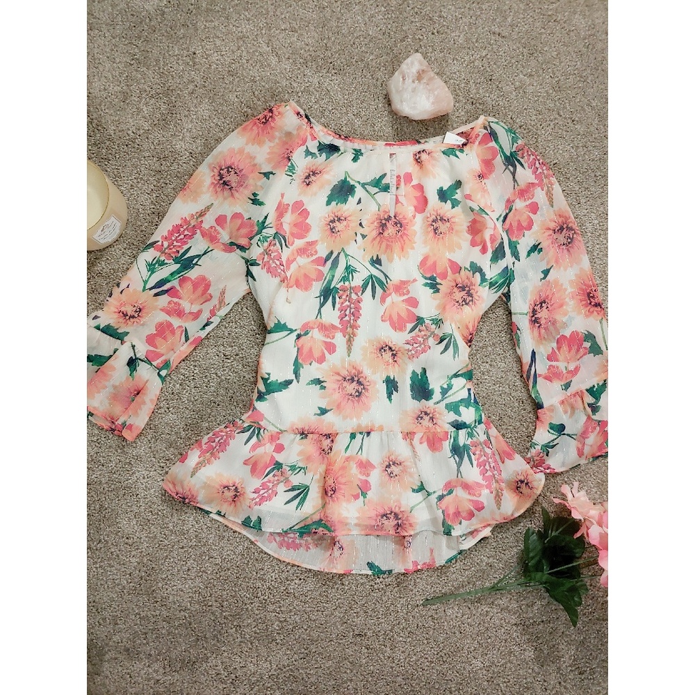 Chiffon Floral Peplum Top!
